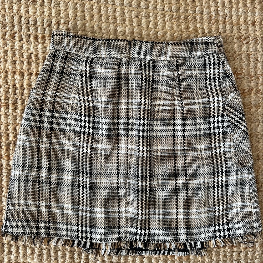 ZARA TWEED BOUCLE MINI SKIRT SIZE SMALL - Picture 2 of 3